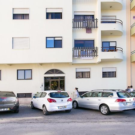 Apartamento Central Setubal Sossegado E Com Luz Exterior photo