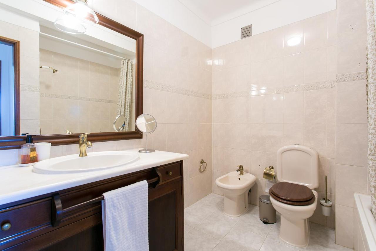Apartamento Central Setubal Sossegado E Com Luz Exterior photo