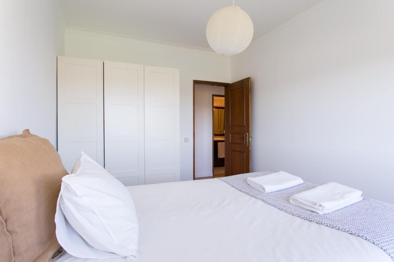 Apartamento Central Setubal Sossegado E Com Luz Exterior photo
