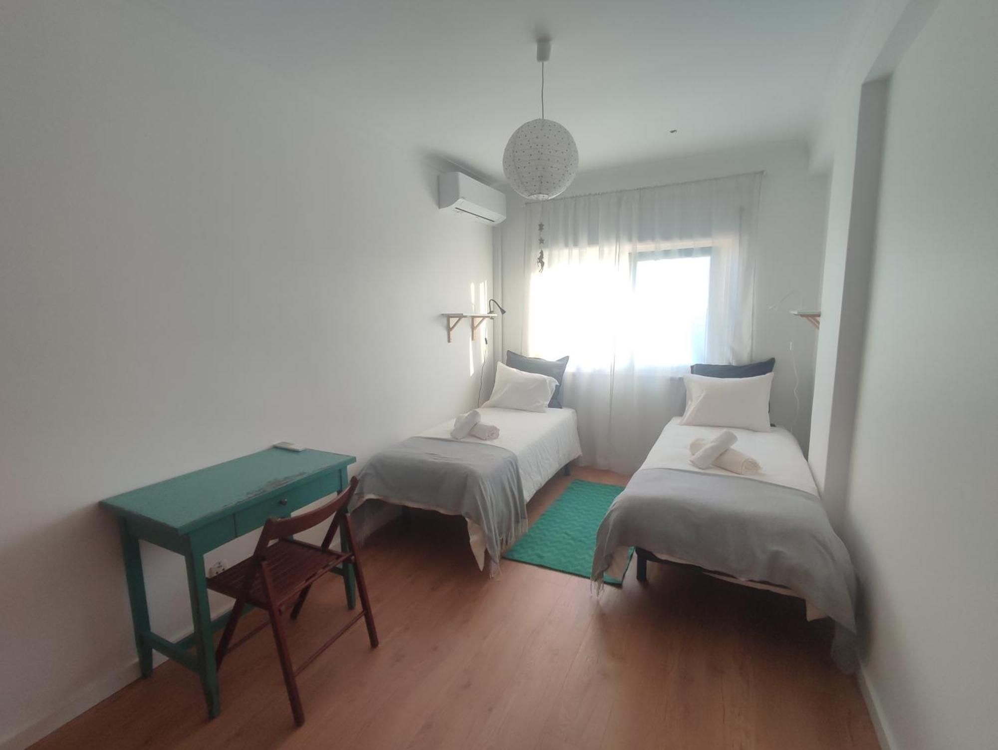Apartamento Central Setubal Sossegado E Com Luz Exterior photo