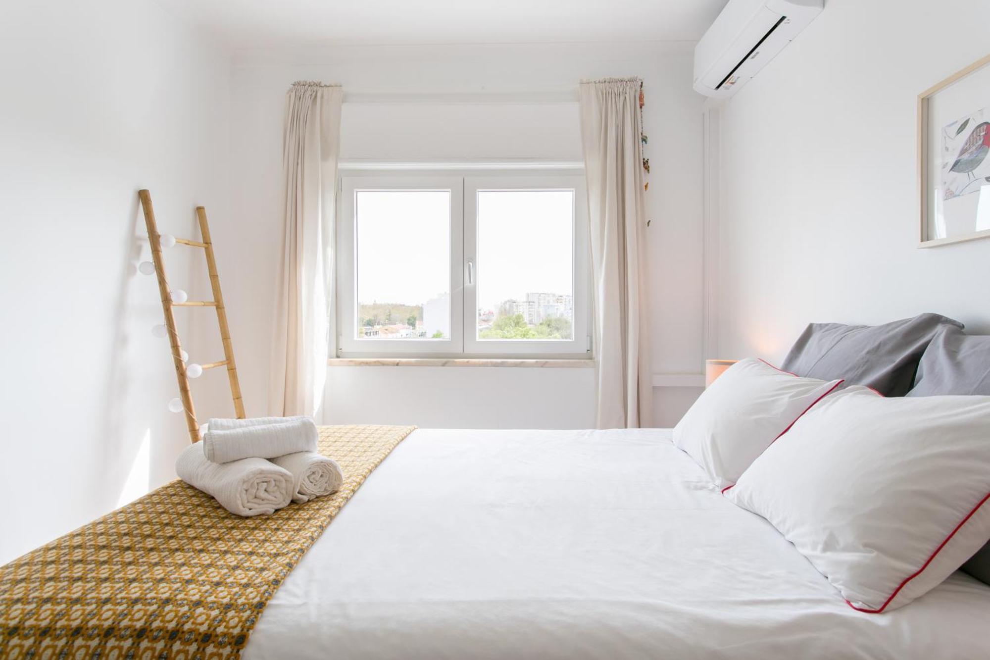 Apartamento Central Setubal Sossegado E Com Luz Exterior photo