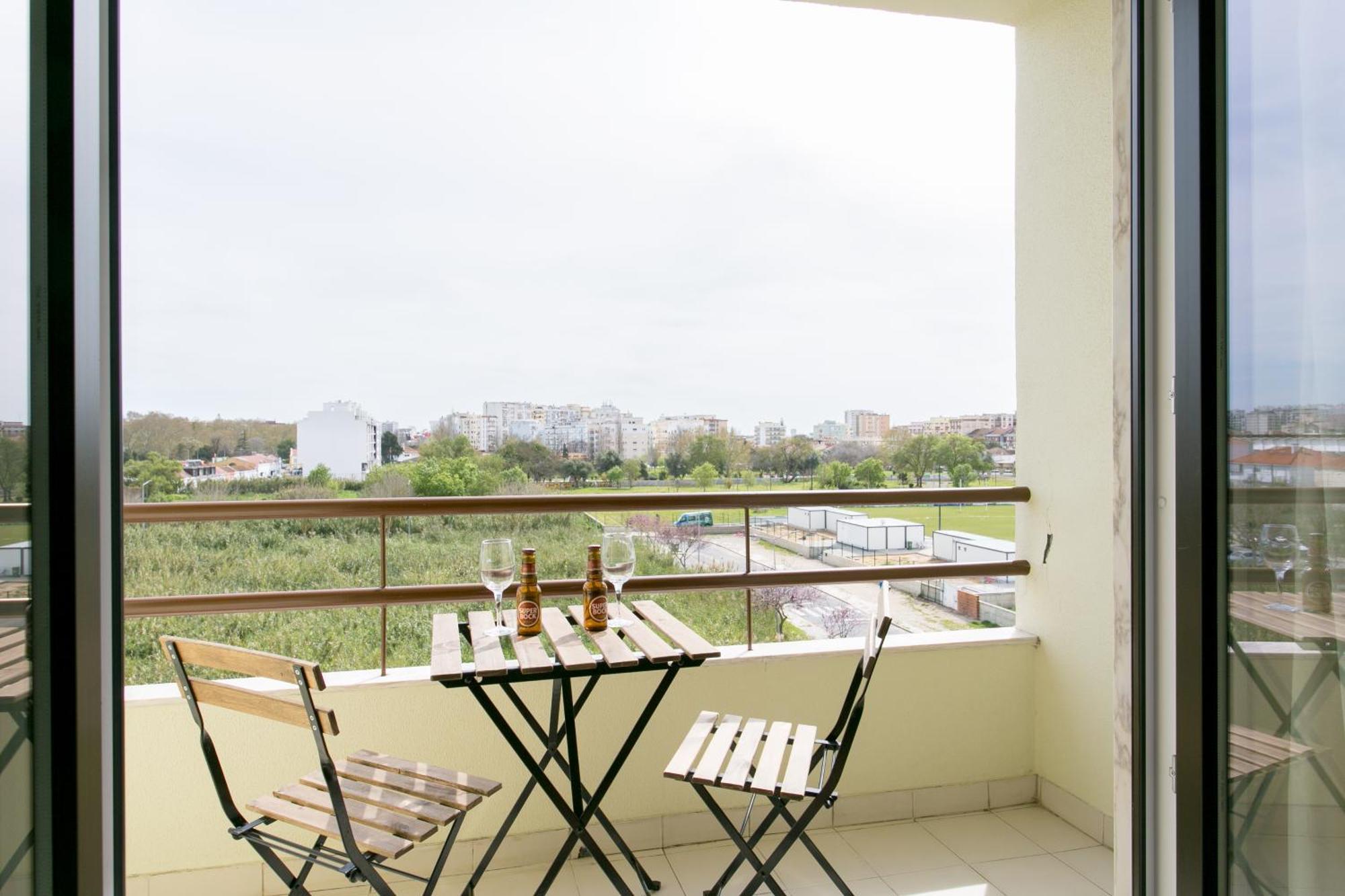 Apartamento Central Setubal Sossegado E Com Luz Exterior photo
