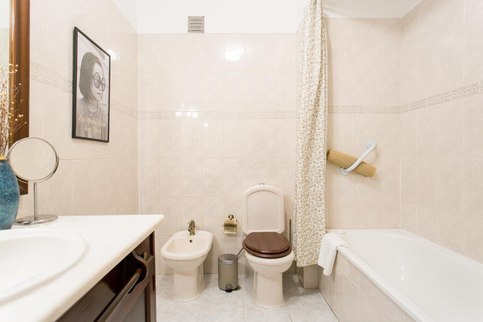 Apartamento Central Setubal Sossegado E Com Luz Exterior photo